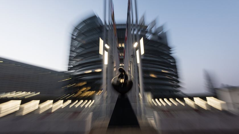 Previsões económicas e o futuro com o Canadá