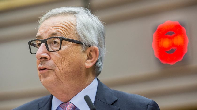 UE debate futuro em momento de viragem