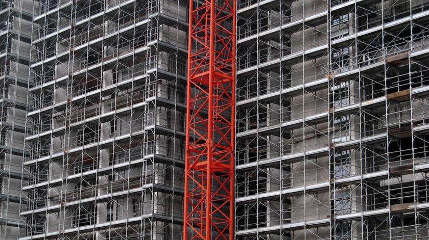 Os empresários da construção detectam "pontos vermelhos" no OE 2016. Foto: DR