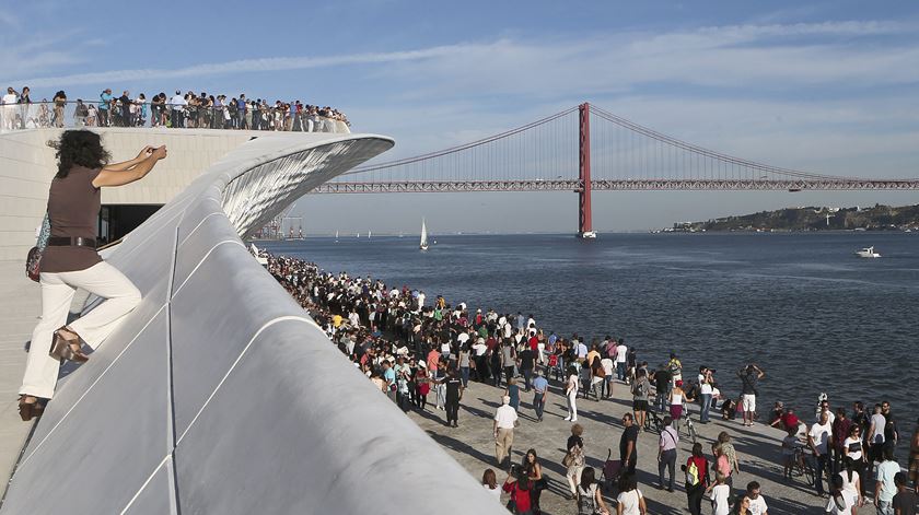 MAAT convida a distinguir imagens reais de fotografias manipuladas