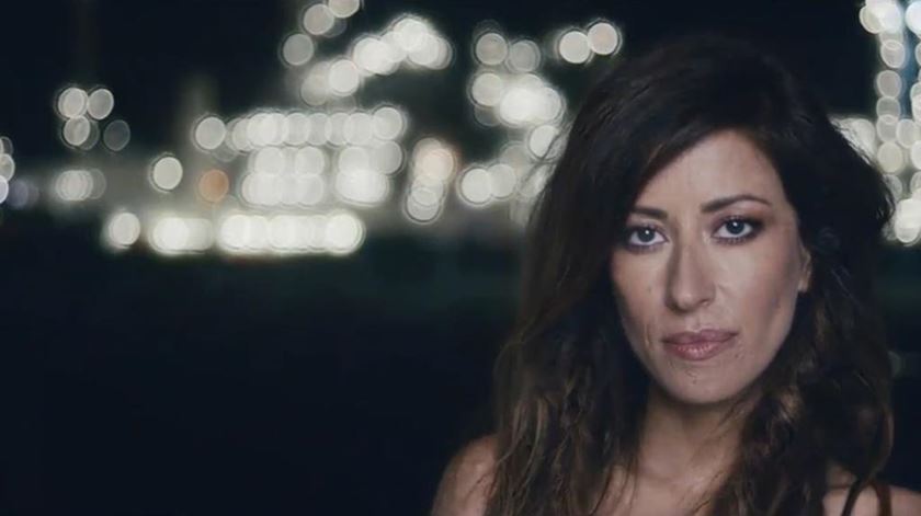 "Tens os Olhos de Deus" - Veja o novo vídeo de Ana Moura