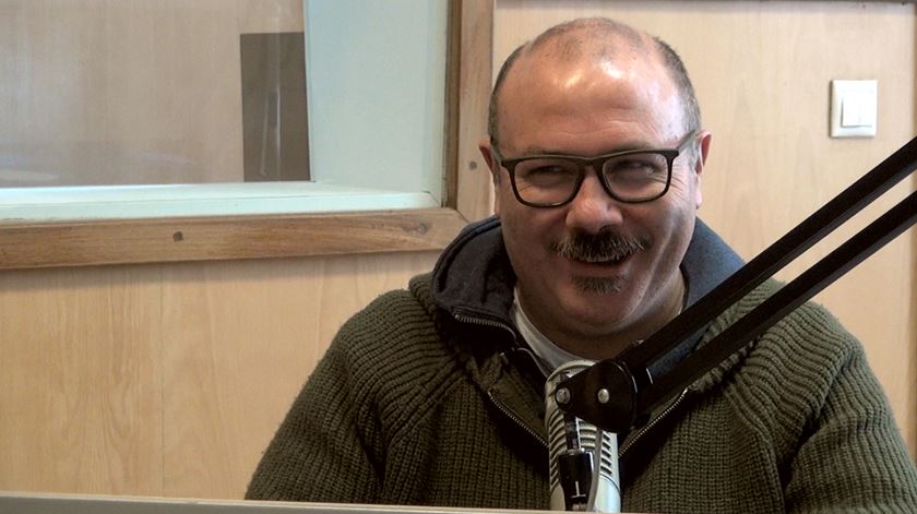 João Didelet de mota no deserto de Sahara... Consegue imaginar?