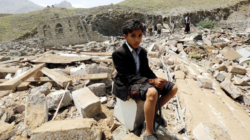 Francisco segue “com grande preocupação” a crise humanitária no Iémen