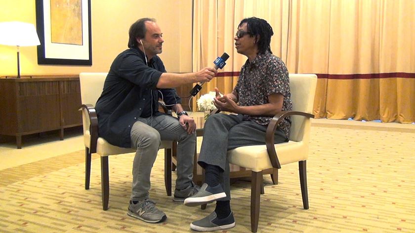 Djavan em entrevista: "O violão fez-me trocar o futebol pela música"