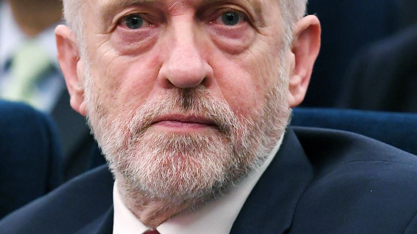Corbyn aceita Brexit mas defende “direitos dos europeus”