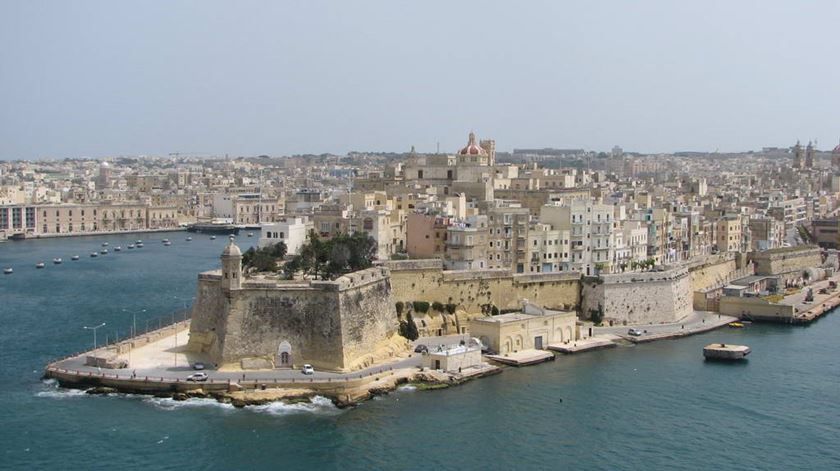 Imigração e reacção a Trump na agenda da UE