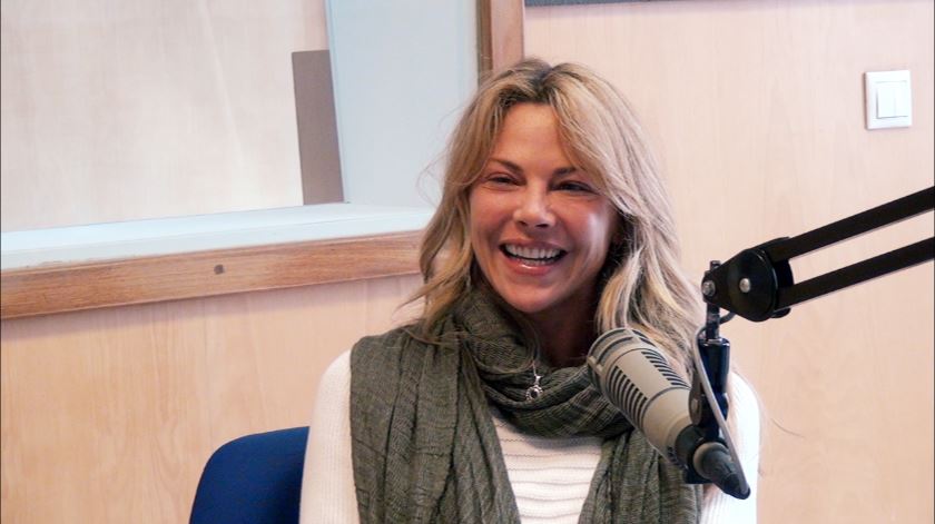 Oceana Basílio: costura, pintura e basquetebol