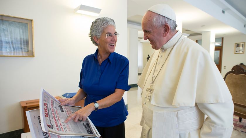 Uma prenda especial. Quando a equipa do Papa veio a Portugal
          