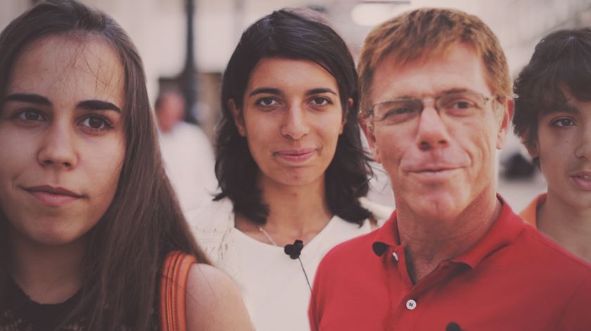 Perguntas, recados e um convite para o Papa comer pastéis de bacalhau